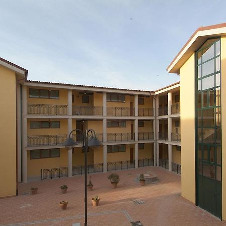 Complesso L'Oasi Hotel Aranova Екстериор снимка