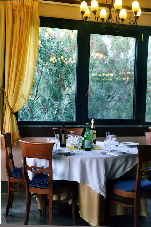 Complesso L'Oasi Hotel Aranova Екстериор снимка