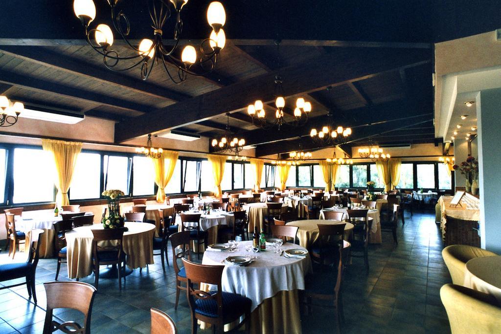 Complesso L'Oasi Hotel Aranova Екстериор снимка