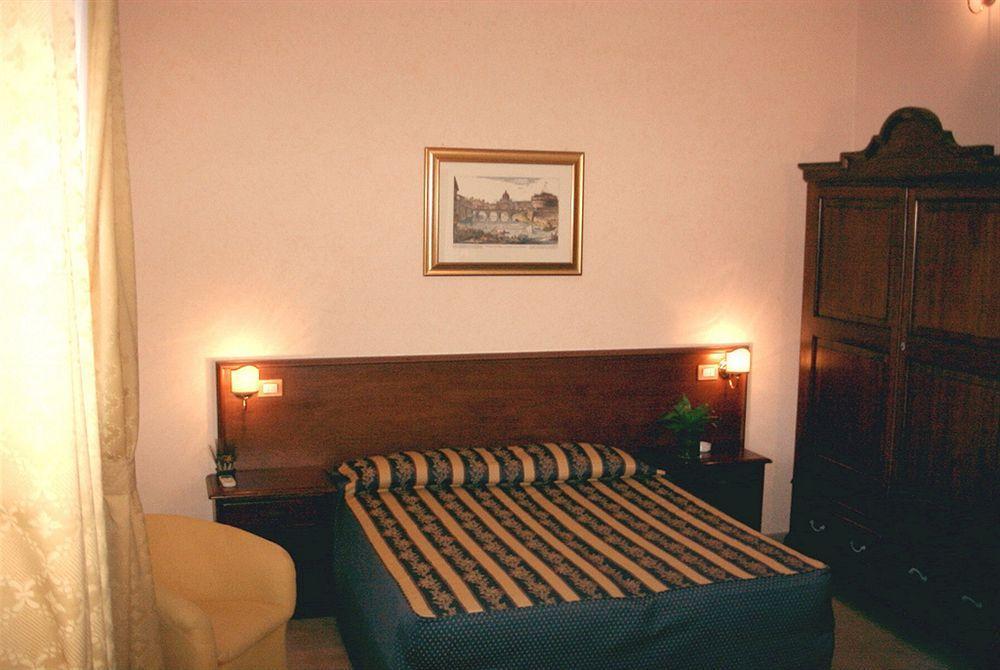 Complesso L'Oasi Hotel Aranova Екстериор снимка