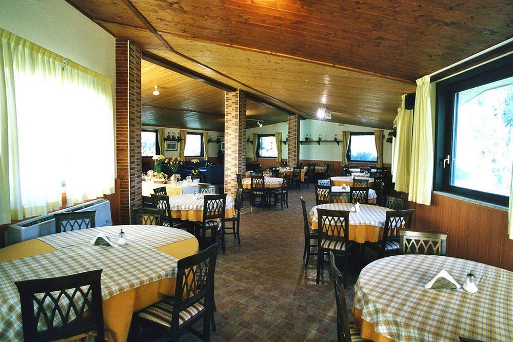 Complesso L'Oasi Hotel Aranova Екстериор снимка