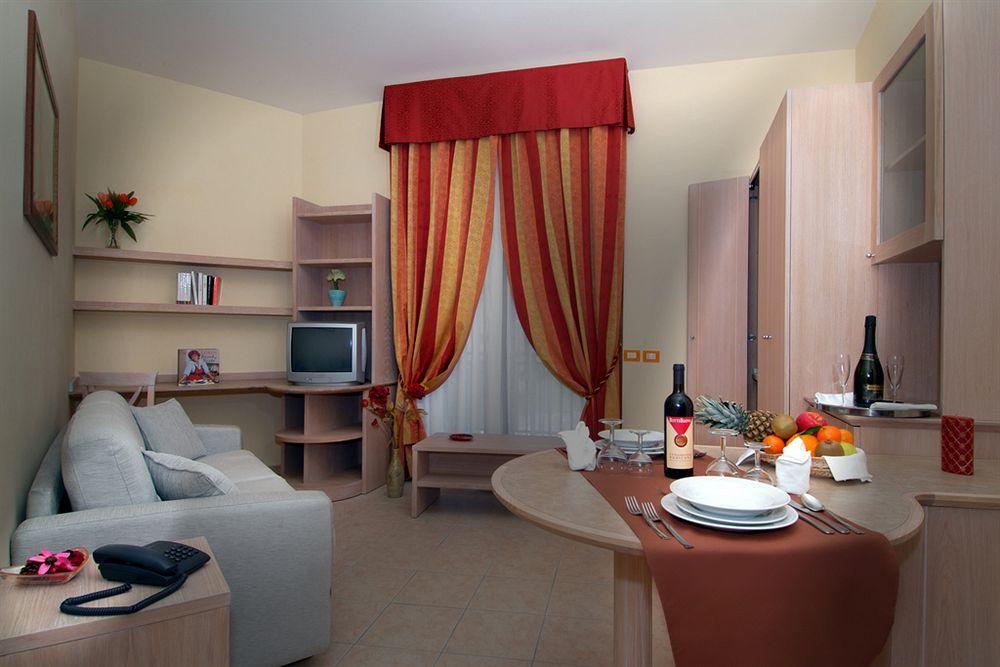Complesso L'Oasi Hotel Aranova Екстериор снимка