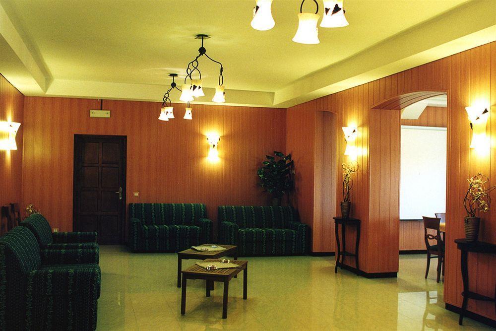 Complesso L'Oasi Hotel Aranova Екстериор снимка