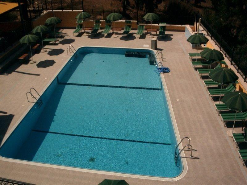 Complesso L'Oasi Hotel Aranova Екстериор снимка