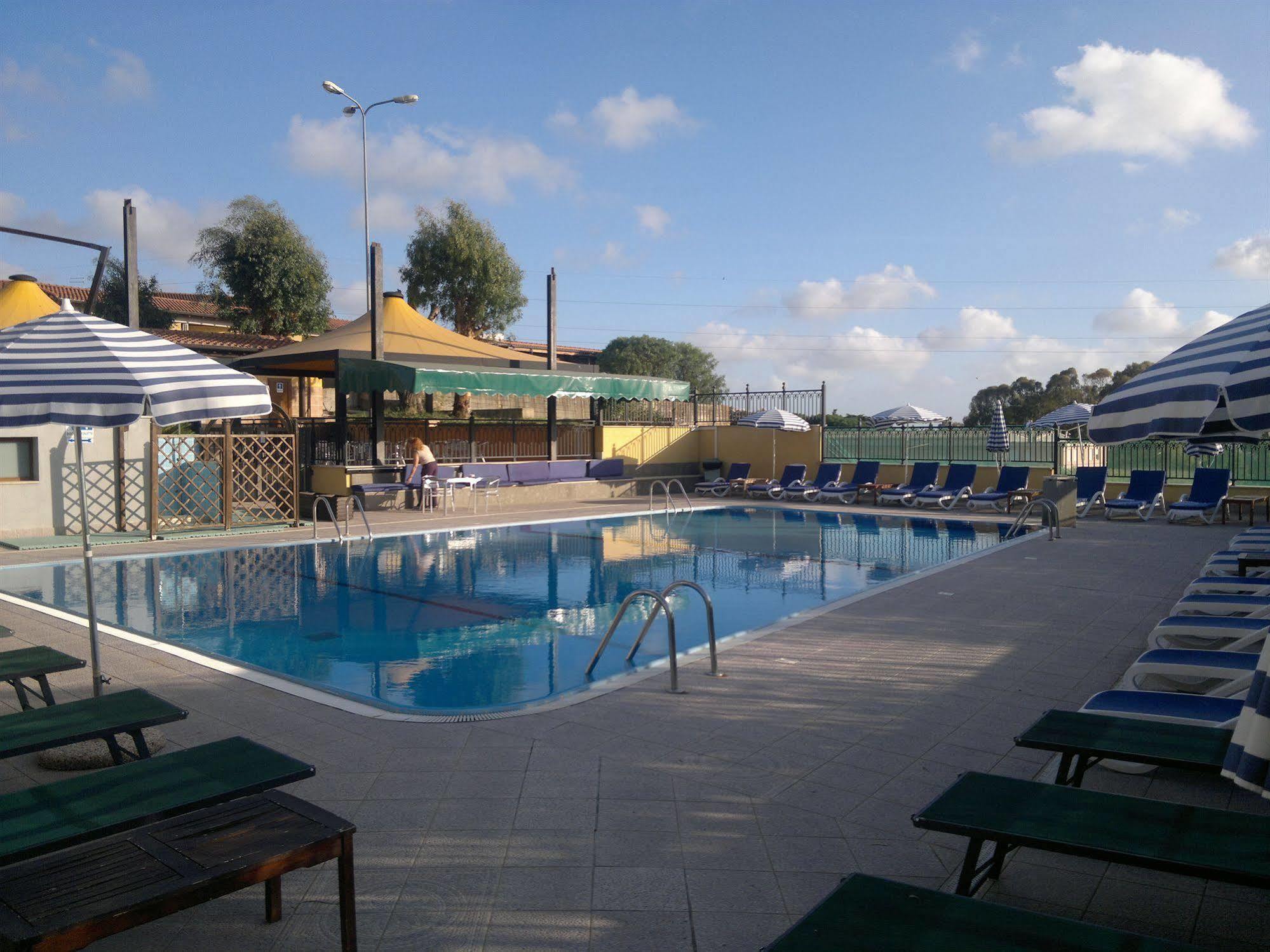 Complesso L'Oasi Hotel Aranova Екстериор снимка